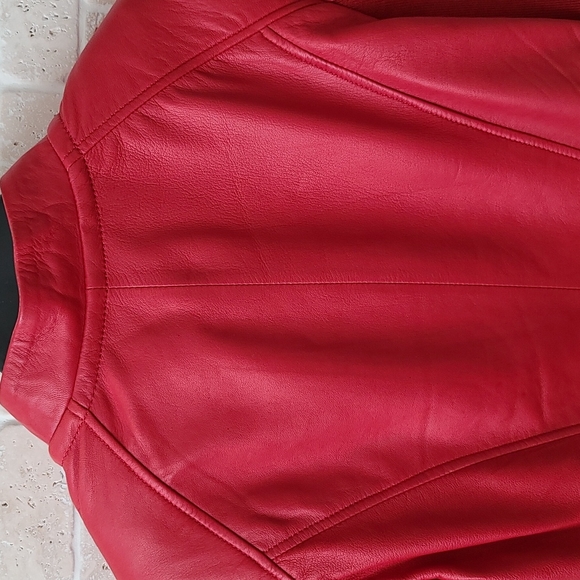 Danier Women's Poppy Red Genuine Leather Jacket ( Sz M/P) - Picture 5 of 7